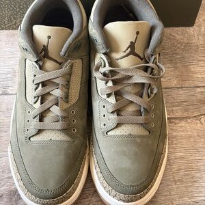 Jordan Men's Sneakers in Olive Green with Light Tan Accents